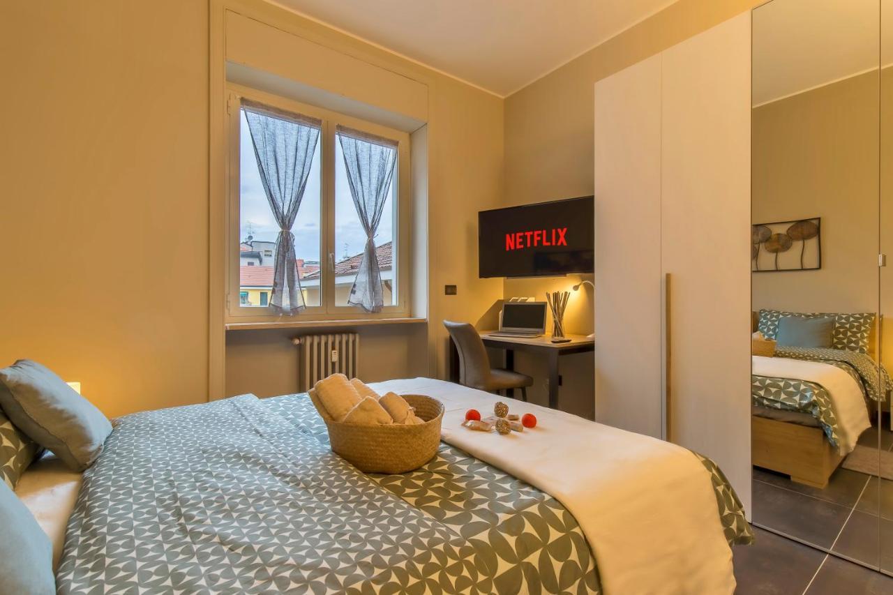 Modern & Bright 2 Bedroom Flat 50M From M4 Stop Milan Bagian luar foto
