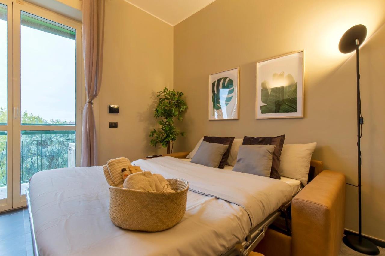 Modern & Bright 2 Bedroom Flat 50M From M4 Stop Milan Bagian luar foto